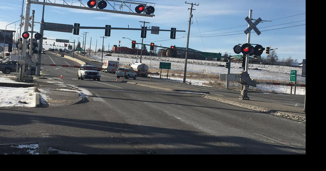Railroad crossing malfunction blocks road | Local News | kxly.com
