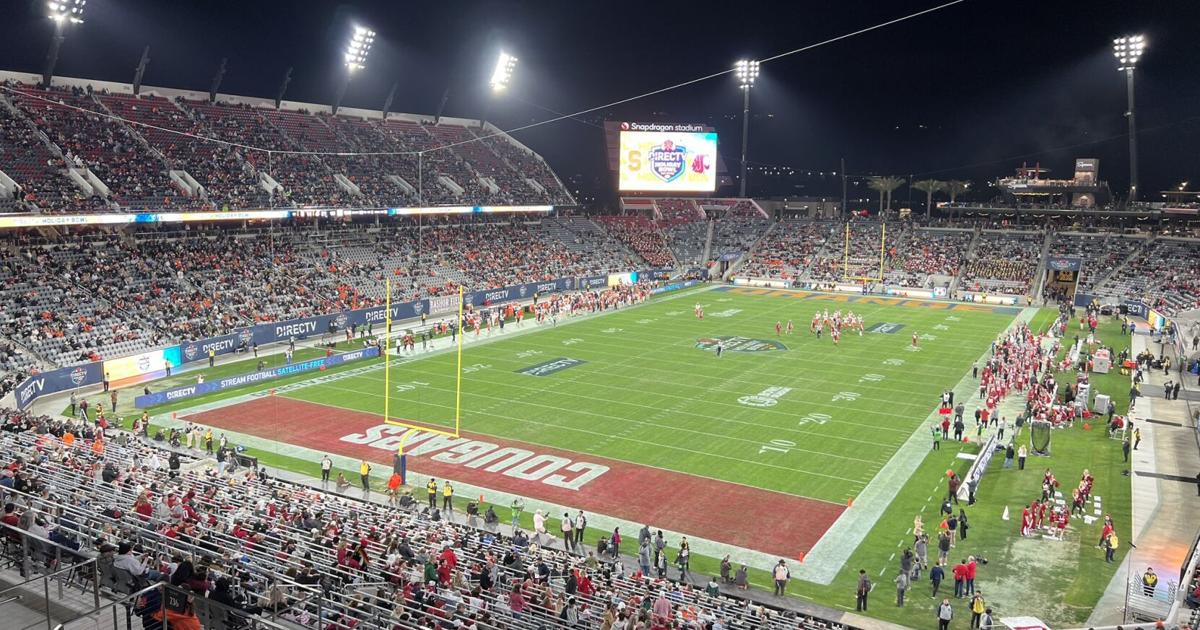 WSU QB Eckhaus withdraws from transfer portal, will stay in Pullman