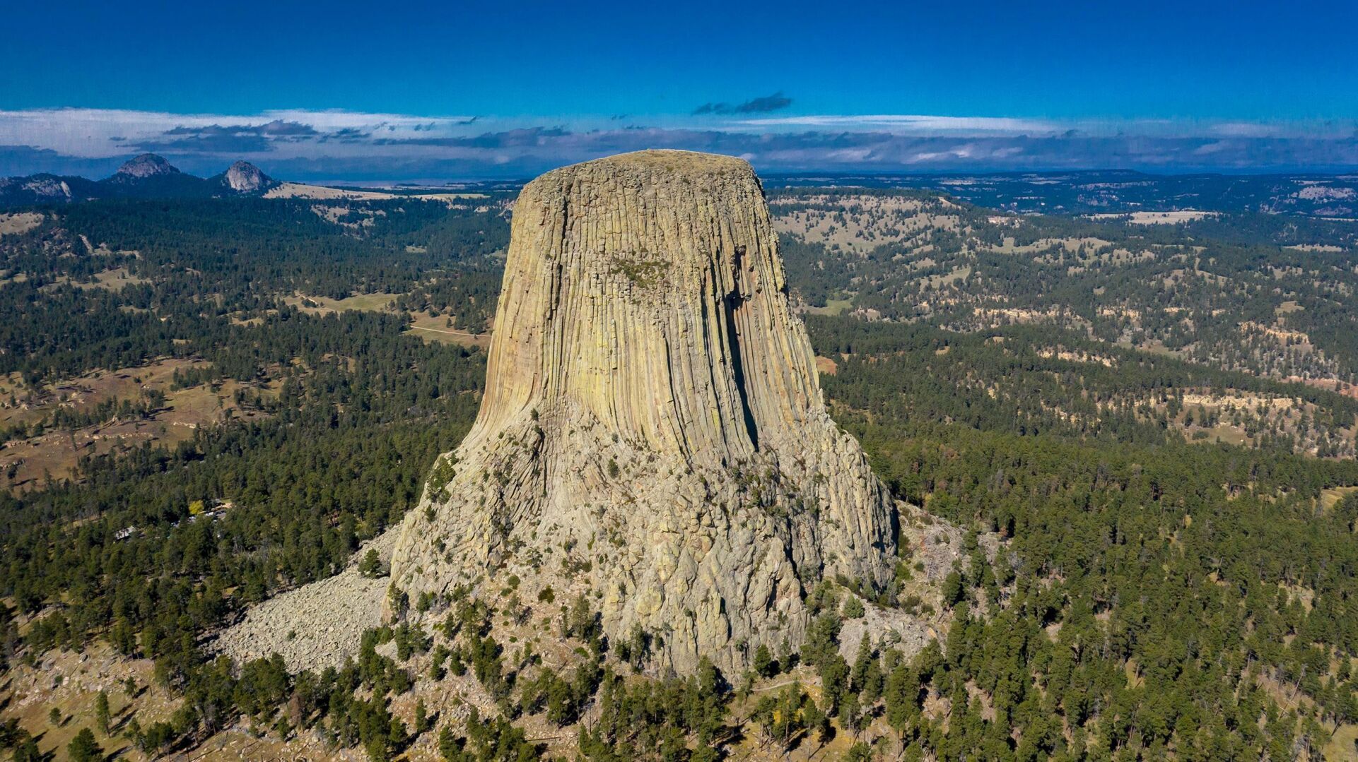 UFOジオラマシリーズ　未知との遭遇デビルタワー　マザーシップ　エイリアンヘッド Alien 'encounters' put this strange-looking monument on the