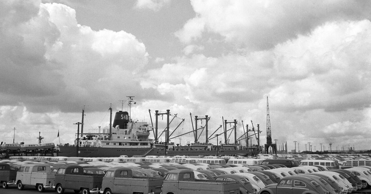 Volkswagen vehicles at Hamburg port in May 1963, months before the US imposed a 25% tariff on imported trucks. | chicken tax Volkswagen trucks at Hamburg port before May 1963 shipment. | chicken tax | PGN Business Insider | pottersgallerynigeria.org