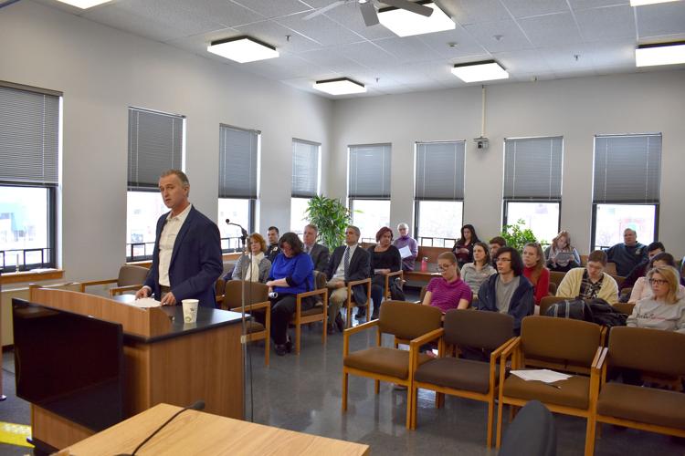 01-04 Vape Hearing Tom room