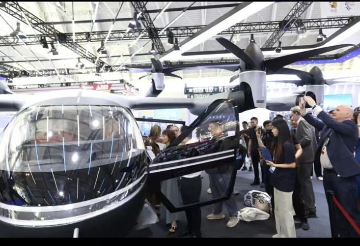 Business leaders hail nation's intelligent manufacturing