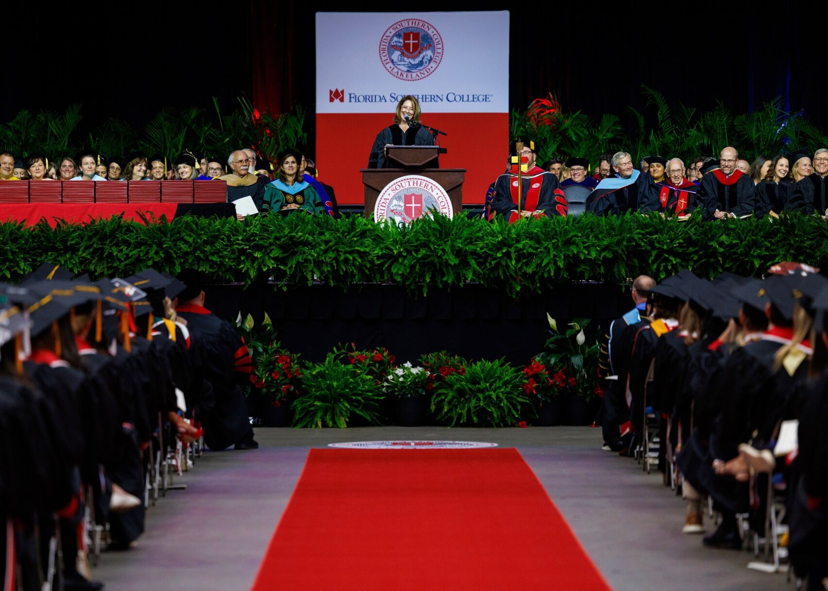FLORIDA SOUTHERN COLLEGE CELEBRATES LARGEST GRADUATING CLASS IN THE INSTITUTION'S HISTORY