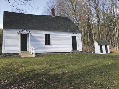 Kelley Corner School House receives 2020 Moose Plate Grant