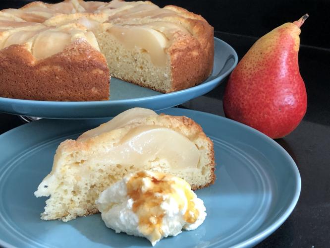 10-07 Pear cake served