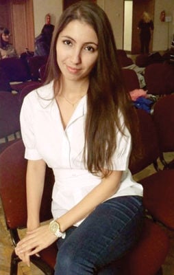 Community education - International students learning more than how to make coffee at Dunkin' Donuts (450)