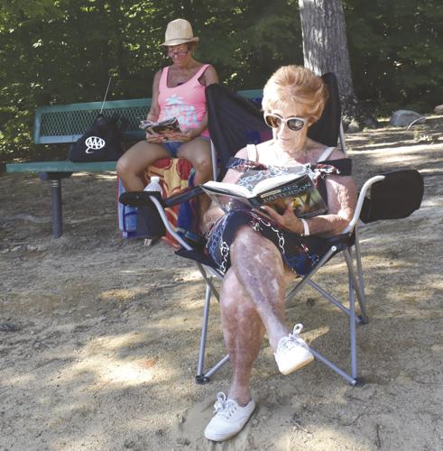 07-19 Bond Beach Sheri and Helen