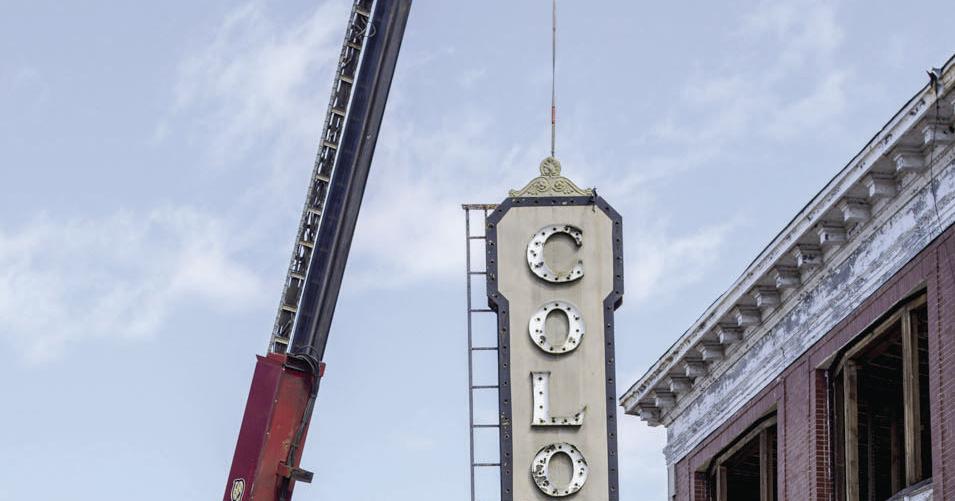 Colonial’s iconic sign comes down; to be replaced by replica | Local ...
