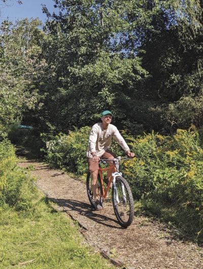 10-08 COM mountain bike