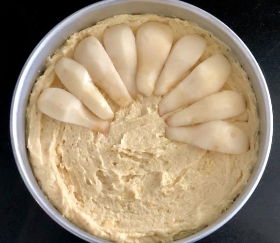 10-07 Pear cake arranging