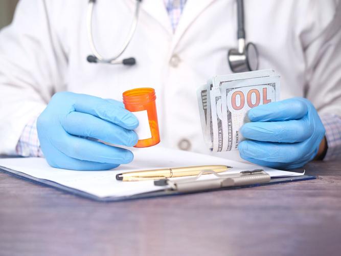 healthcarecosts_featured