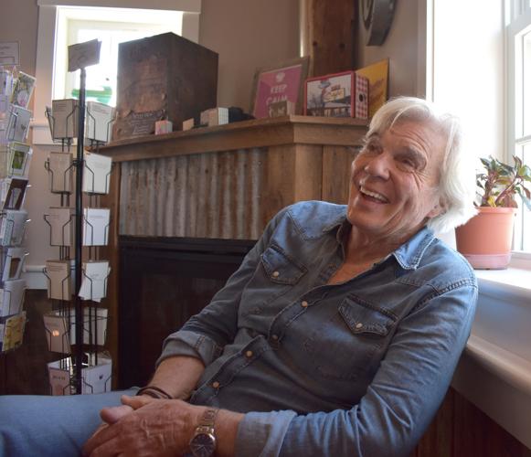 07-31 John Davidson inside