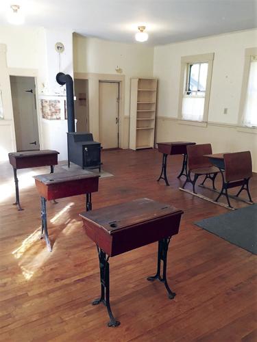 08-08 Hebron Schoolhouse Inside