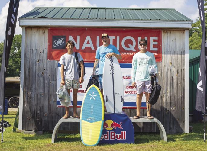 08 BOAT Wakesurf3.jpg