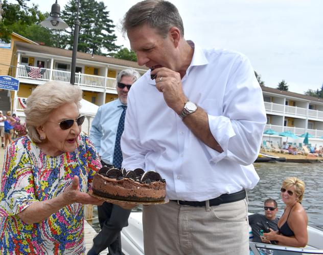 08-13 Naswa Governor cake