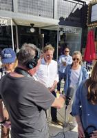 New challenger for Democratic presidential nomination shakes hands at Pumpkinfest