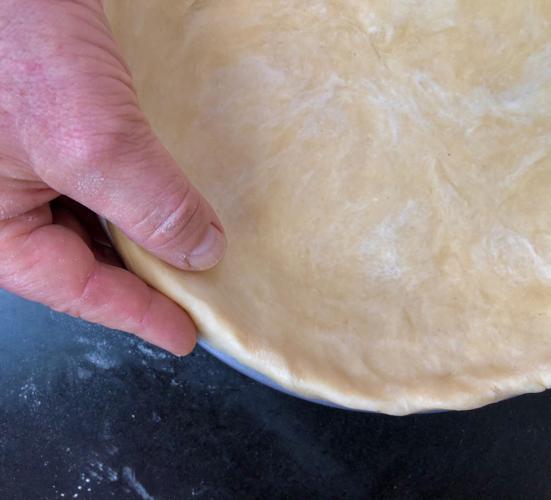 11-18 Pumpkin Pie dough rim