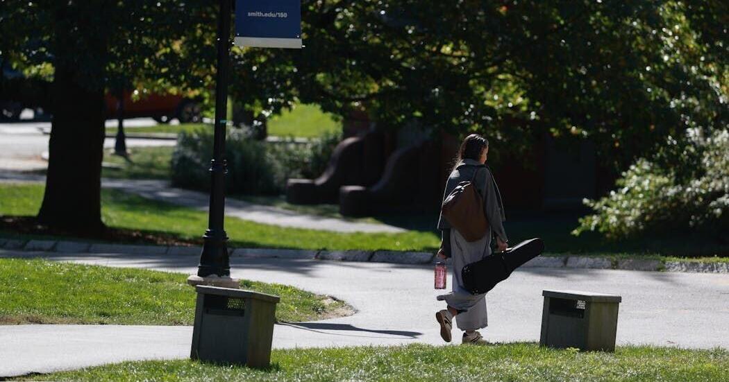 Federal investigation into Smith College probes whether transgender students can attend women’s schools – challen...