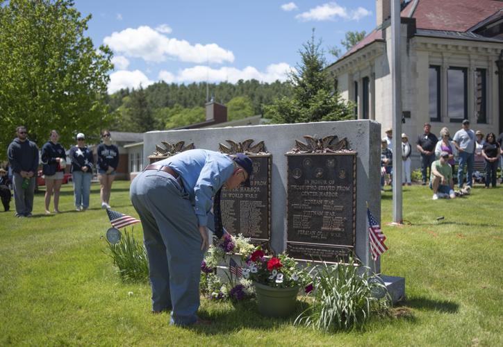 Wreath laying
