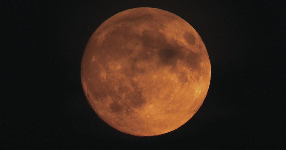 01-20 COM Cosmic Coincidences moon