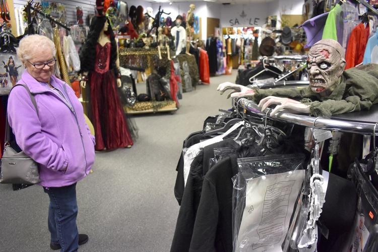 10-30 Halloween Carol