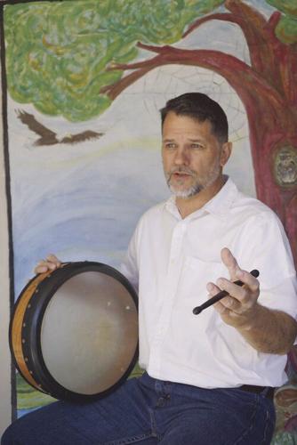 08-09 COM Simon Brooks