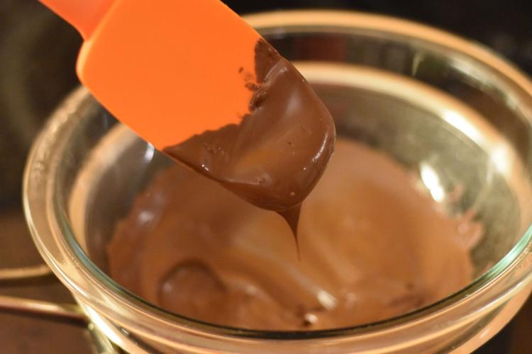 12-24 Meringue cookies chocolate