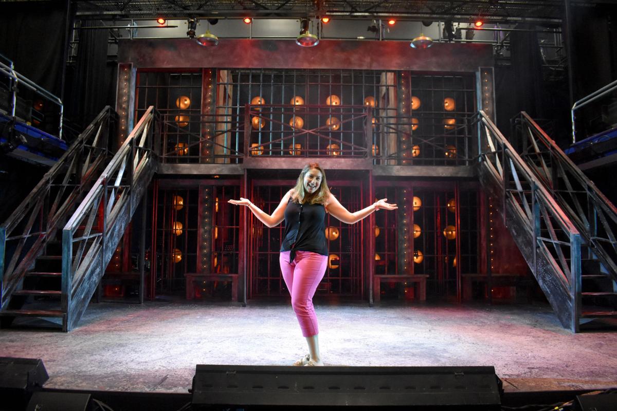 Winni Playhouse's 'Chicago' set created by Emmywinning SNL designer