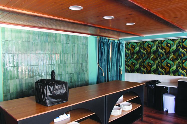 Lower deck