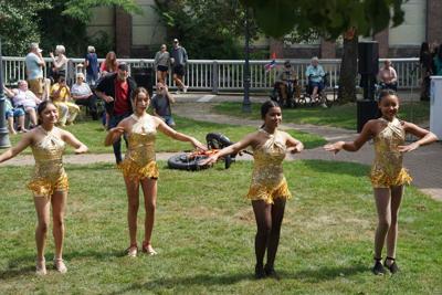 Barranquilla Colombian Dancers