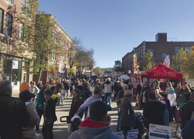 Pumpkin Festival Attracts Thousands Downtown Local News Laconiadailysun Com