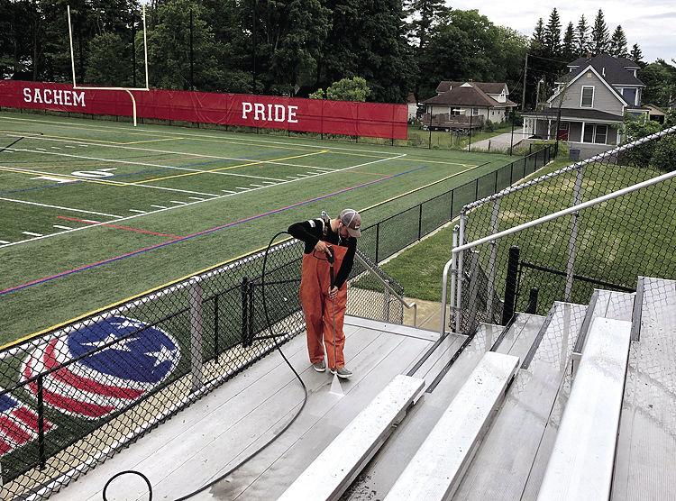 Lhs Graduation Aims To Provide Seniors Parents With A Glimpse Of Normalcy Local News Laconiadailysun Com