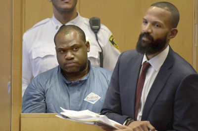 Bank robber pleads guilty