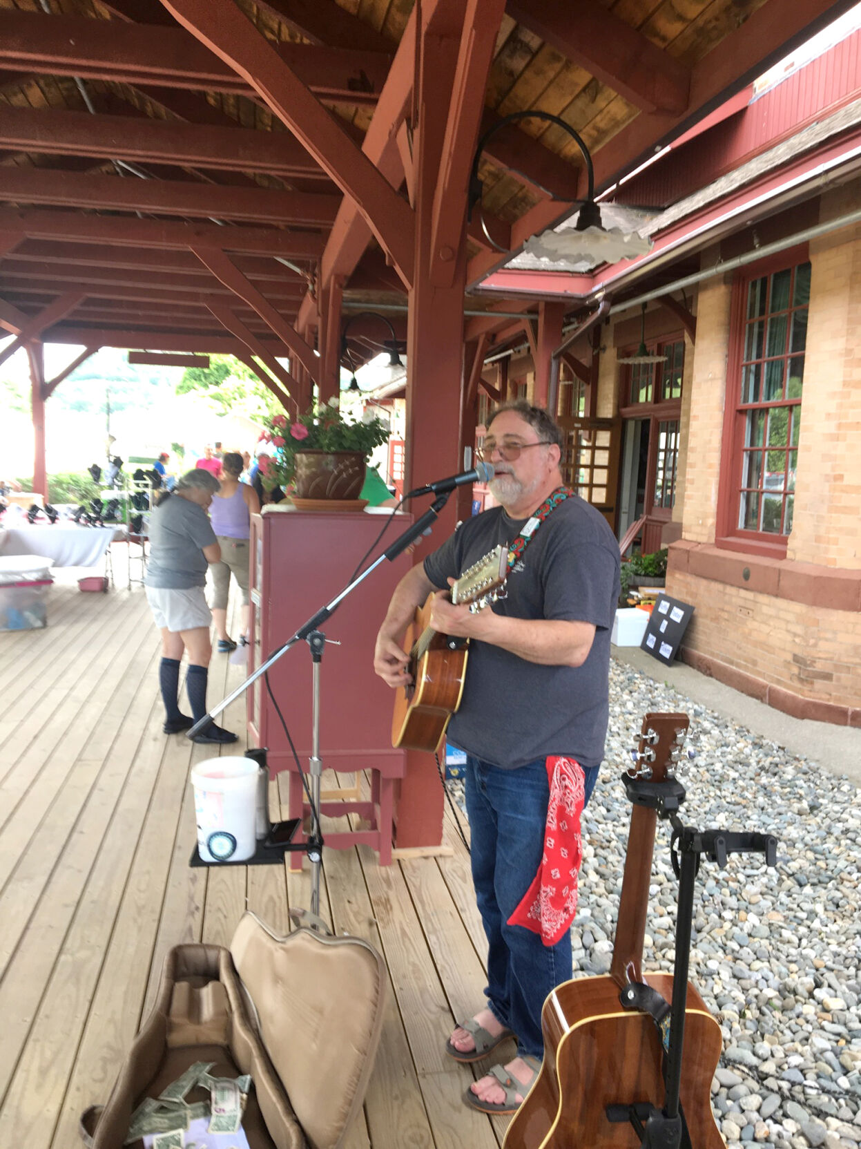 06-04 Plym Farm Mkt Guitar.jpg