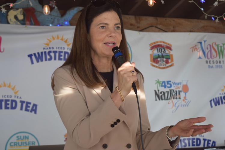 Gov. Kelly Ayotte