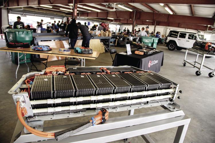 05-03 hybrid cars 3 Alan MacRae.jpg