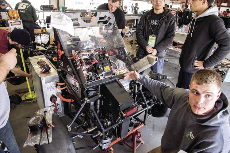 05-03 hybrid cars 2 Alan MacRae.jpg