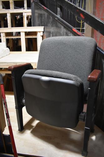 10-31 Colonial seat