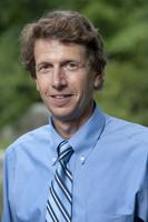 Community college chancellor to step down