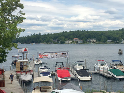 Dining at the Weirs Pier - get pizza delivered right to your boat