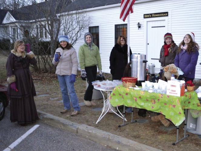 12-08 Candlelight stroll2