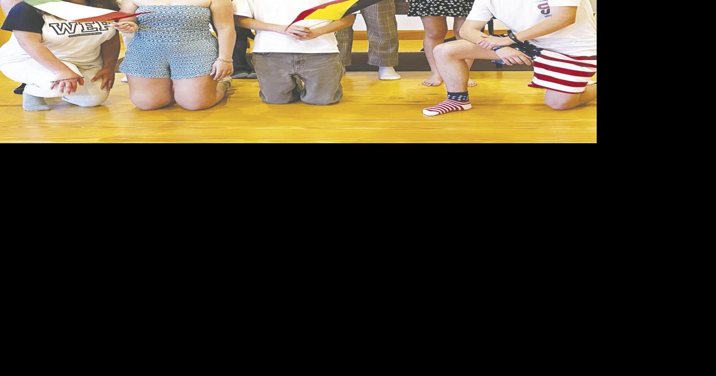 Farewell to foreign students from afar