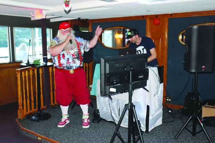 Santa karaoke