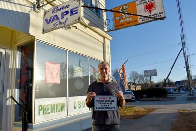 12-12 Raven Vape outside