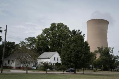 A gas- and coal-fired power plant in Indiana sits right next to a residential area.