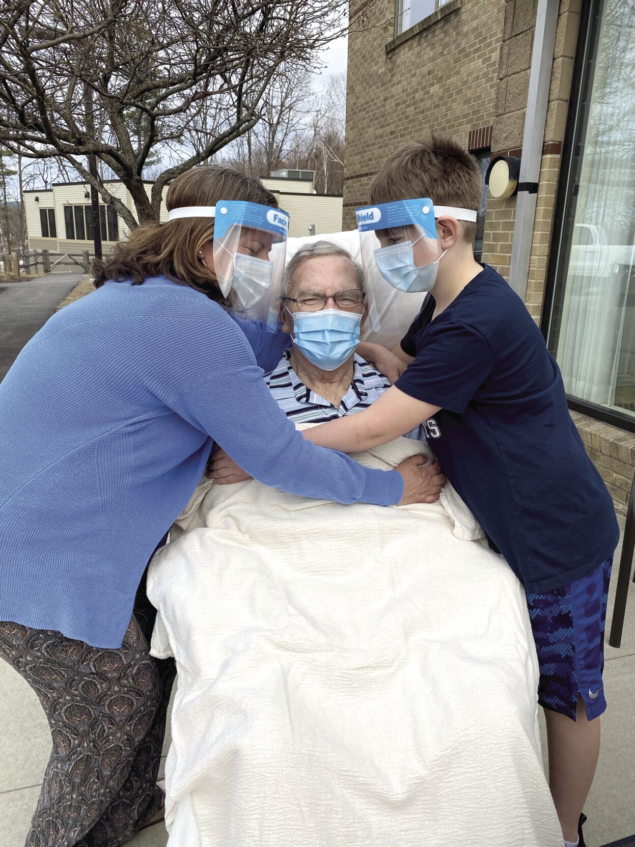 04-15 St. Francis Hug