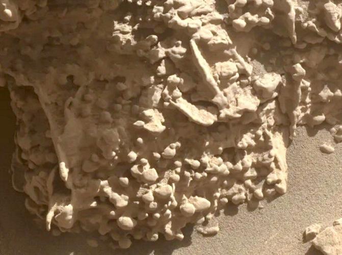 Spiderwebs on Mars! NASA rover spots bizarre landscape