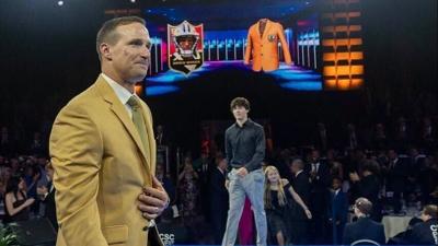 Drew Brees receives jacket