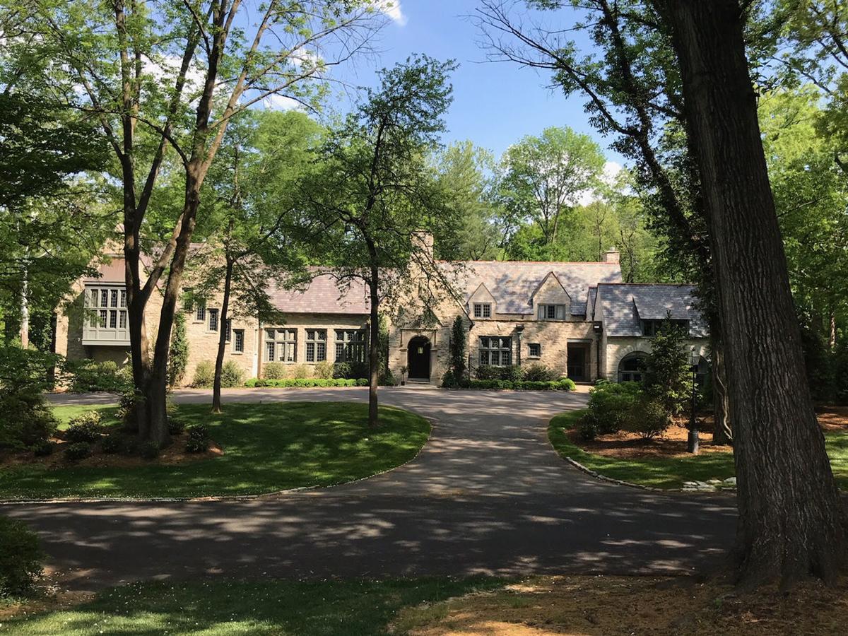 Distinctive Property 8 Edgewood Road Distinctive Properties