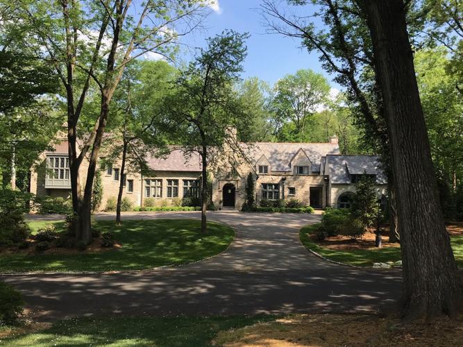 Distinctive Property 8 Edgewood Road